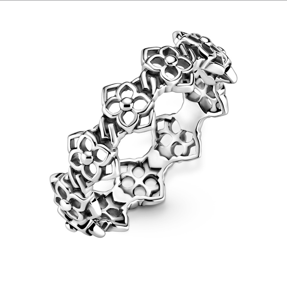 Pandora Rose Petals Band Ring size 54